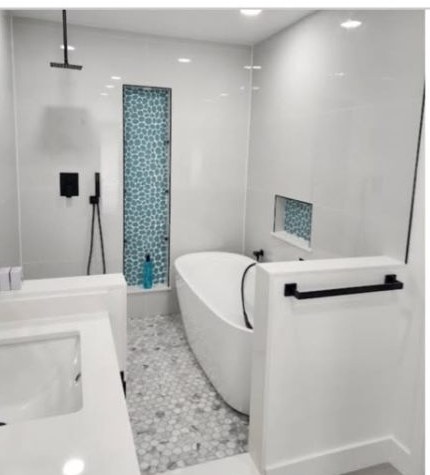 Freestanding Tub Suite